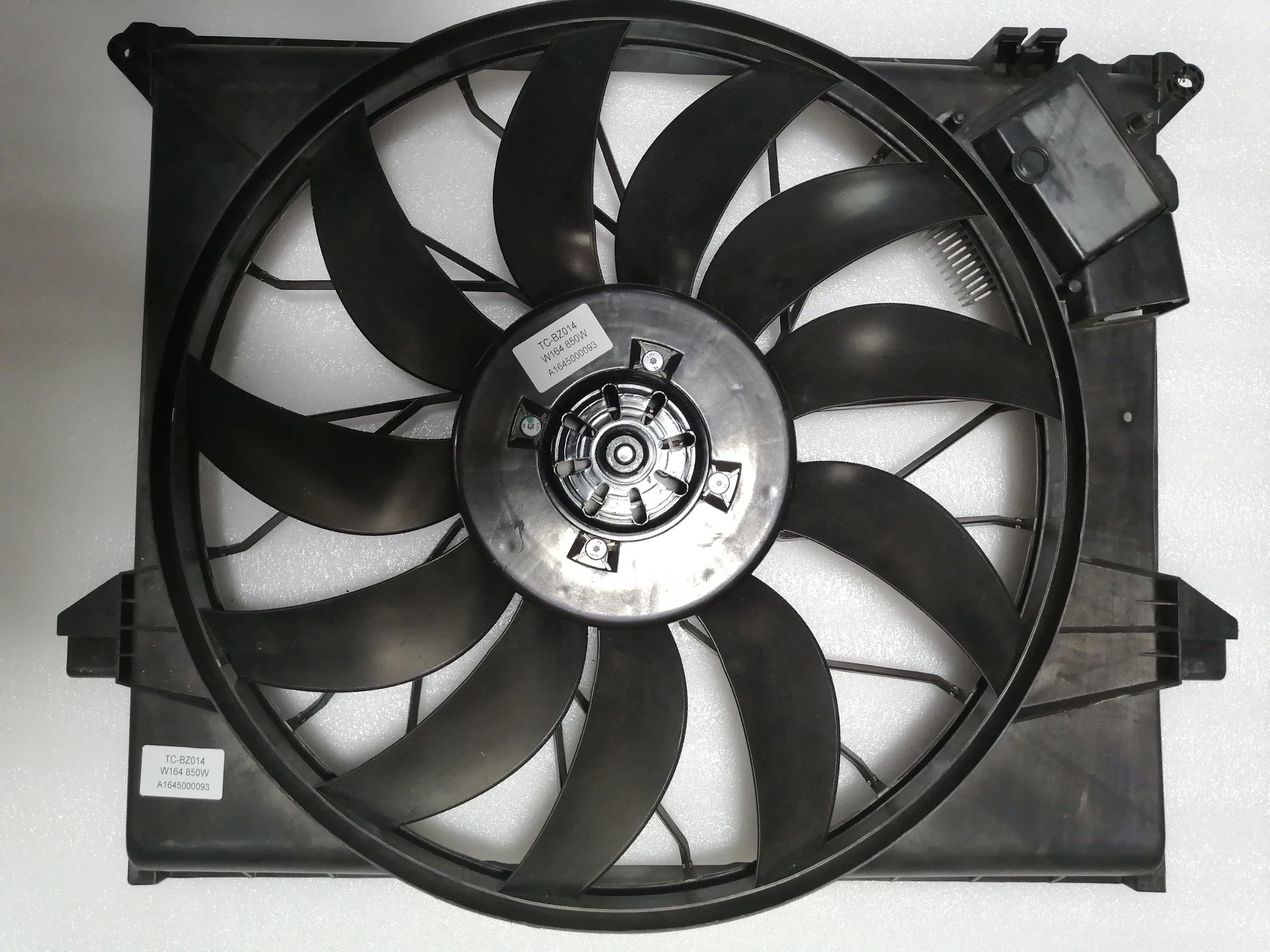 Mercedes-Benz Cooling Fan Assembly W164 850W W164